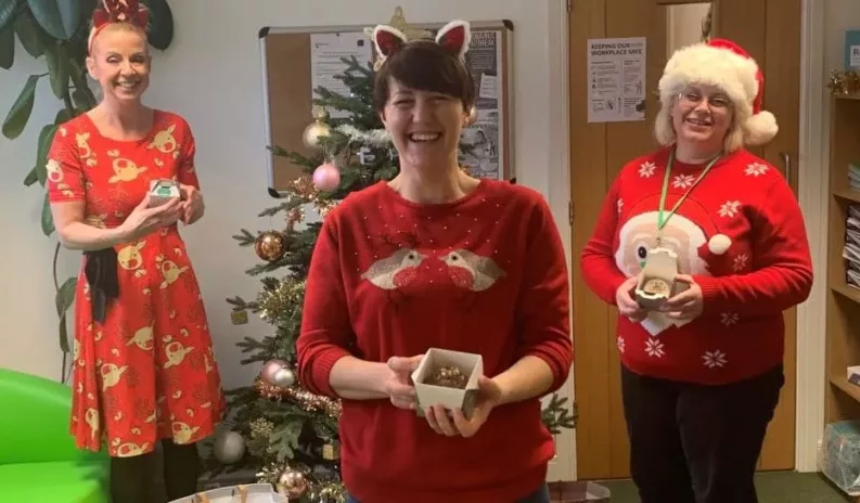 Home Care ‘elves’ spread Christmas joy with cupcakes and Christmas dinners across Bournemouth